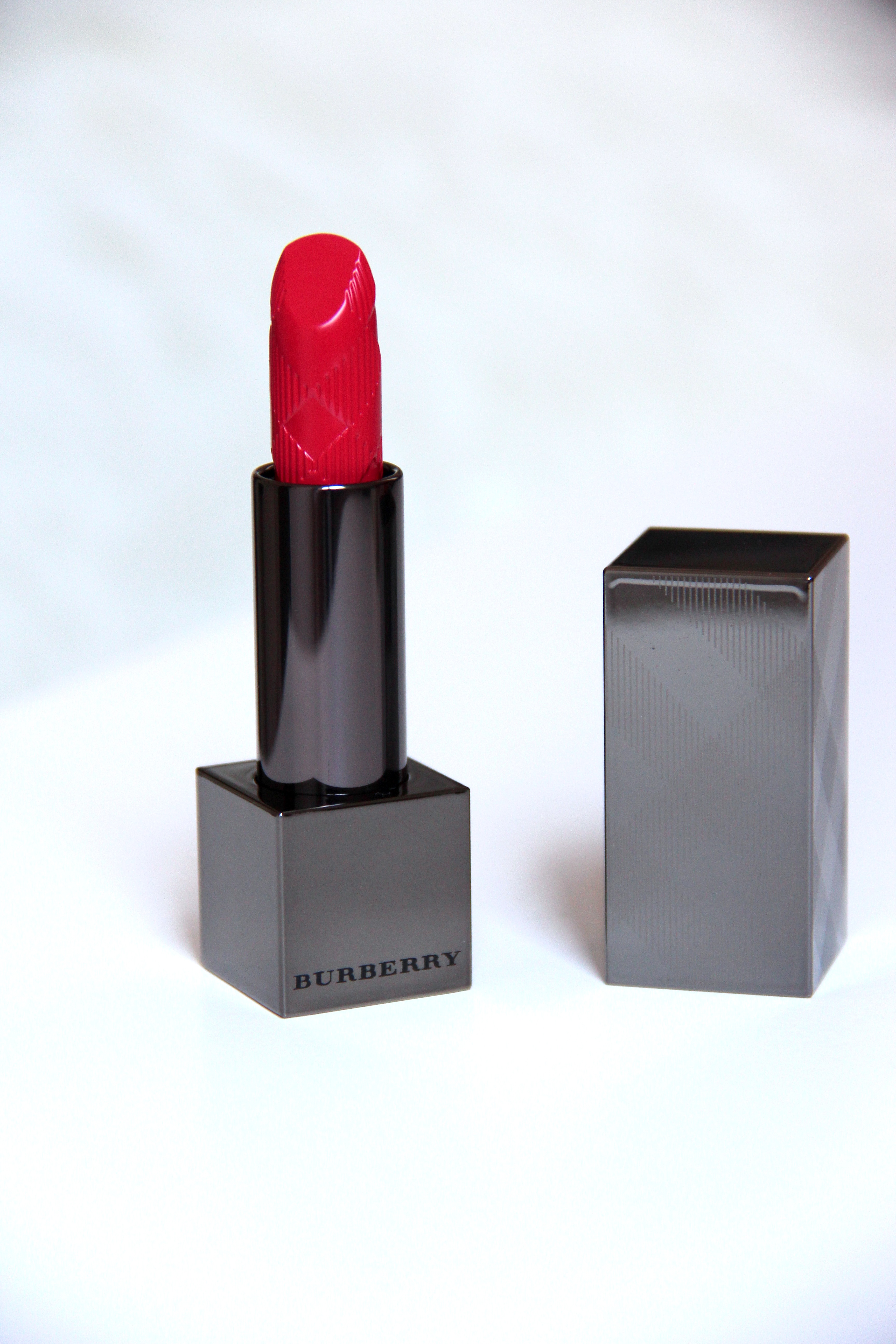 BURBERRY KISSES Hydrating Lip Color 